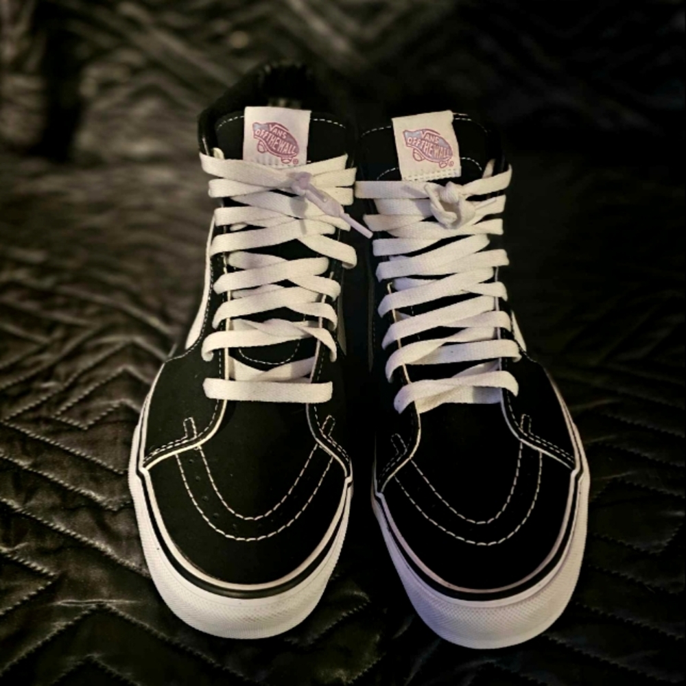 Vans Sk8-hi unisex sneakers 9M/10.5W. Never Worn